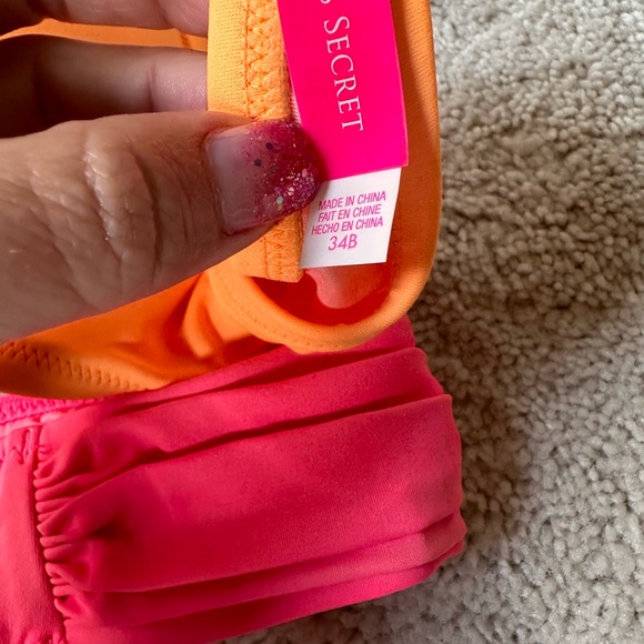 Victoria’s Secret bombshell bikini - Picture 4 of 4